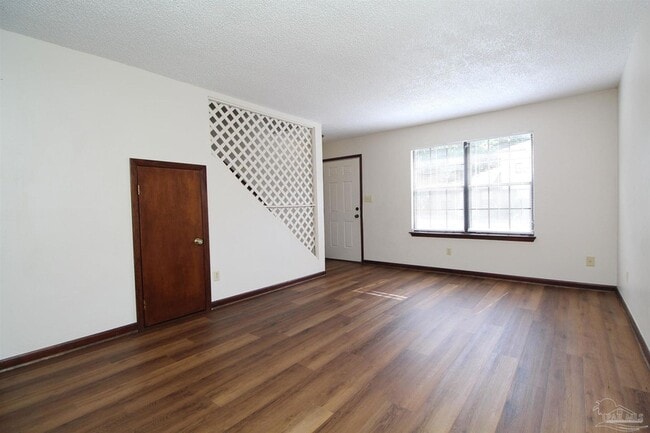 Building Photo - 1455 Acorn Ln