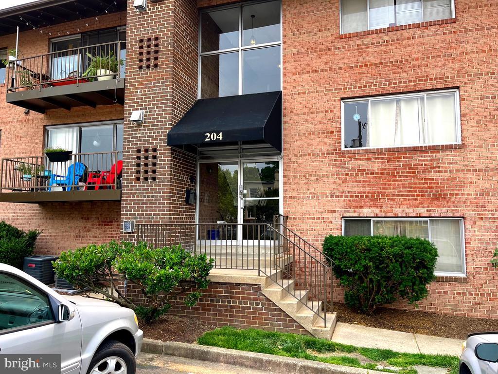 Primary Photo - 204 E Mason Ave
