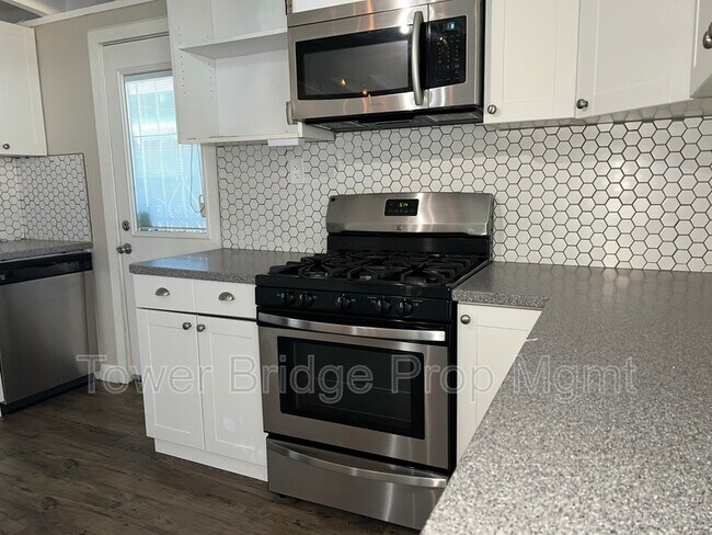 Foto del edificio - 832 Inglewood Dr