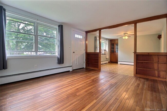 Foto del edificio - 55 Pawcatuck Ave