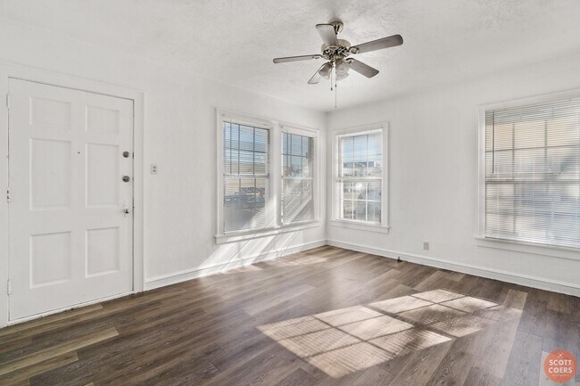 Foto del edificio - 1307 Durham Ave