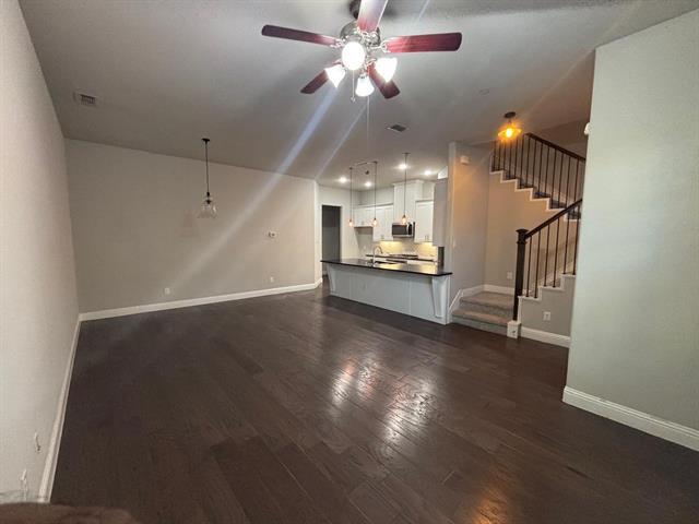 Foto del edificio - 6142 Rainbow Valley Pl