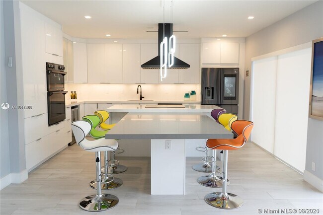 Foto del edificio - 1421 NE 104th St