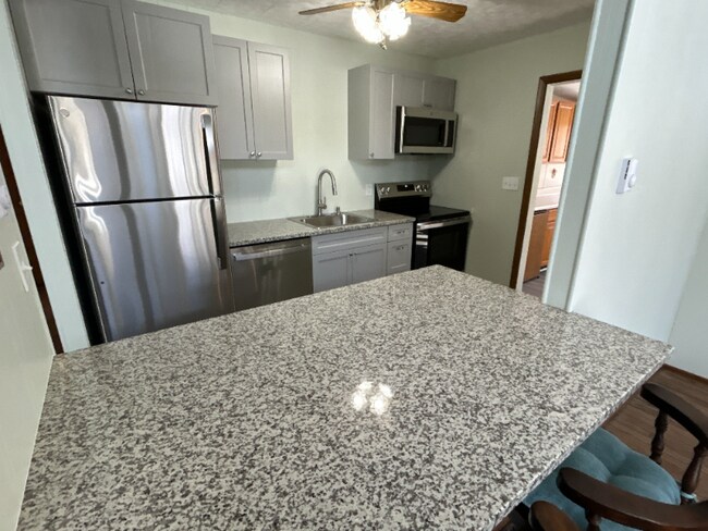 Foto del edificio - 802 Placer Ct