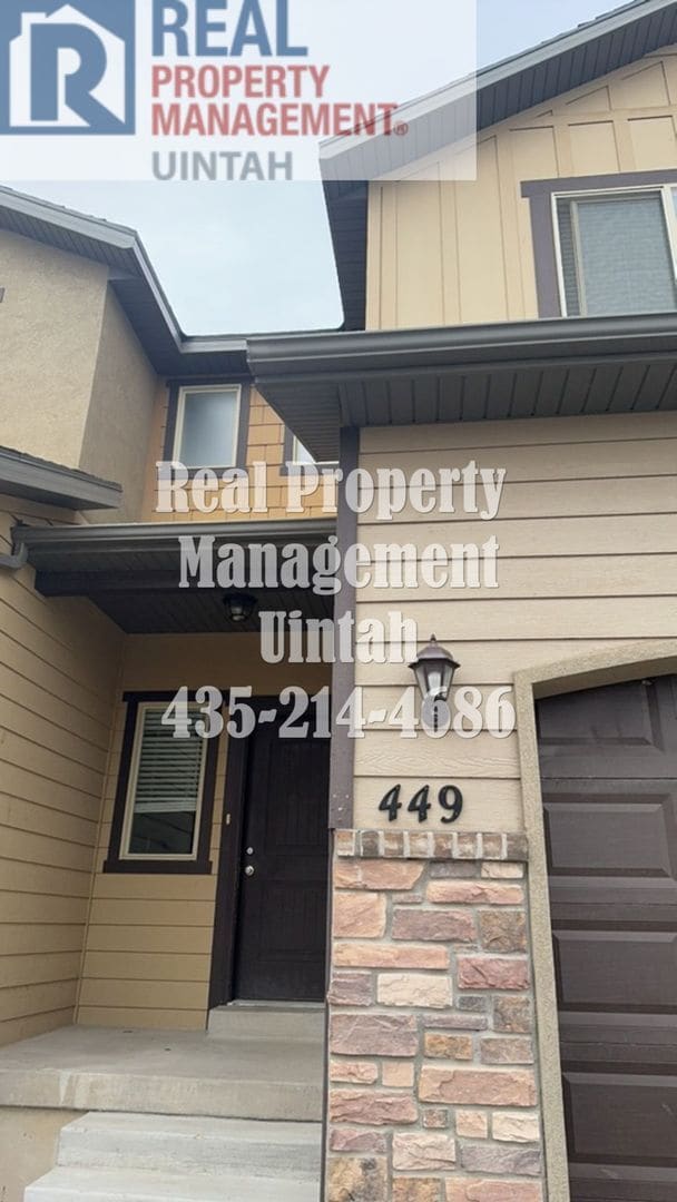 Building Photo - 449 E Red Fox Ln