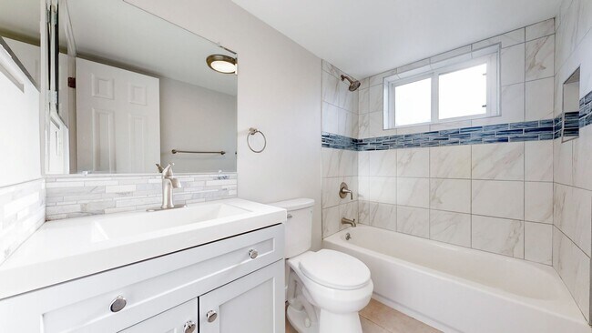 Foto del edificio - Adorable 1 bedroom condo with muntains views