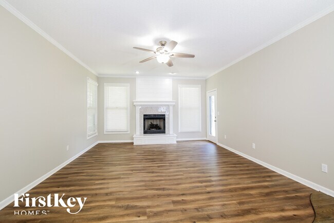Foto del edificio - 15211 Maple St