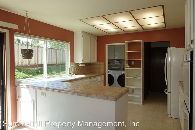 Building Photo - 4 br, 2.5 bath House - 1285 Saint Mark Court