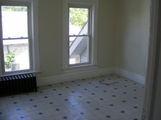 Building Photo - 164 South St