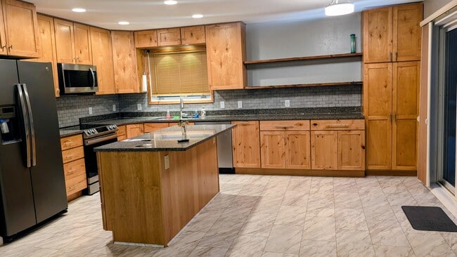 Foto del edificio - 1240 Joyce Dr