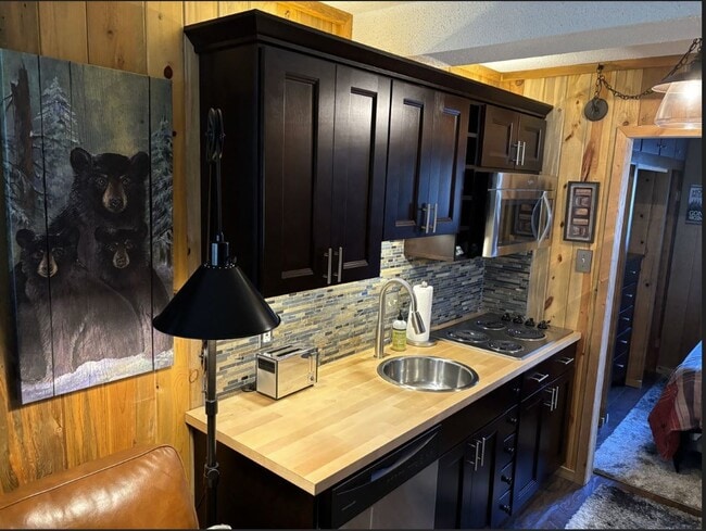 Kitchen - 225 Co Rd 804