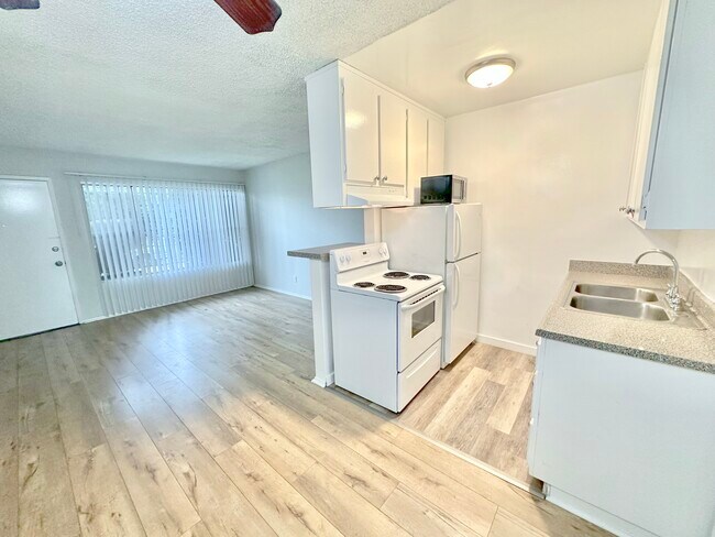 Building Photo - 715 Machado Dr