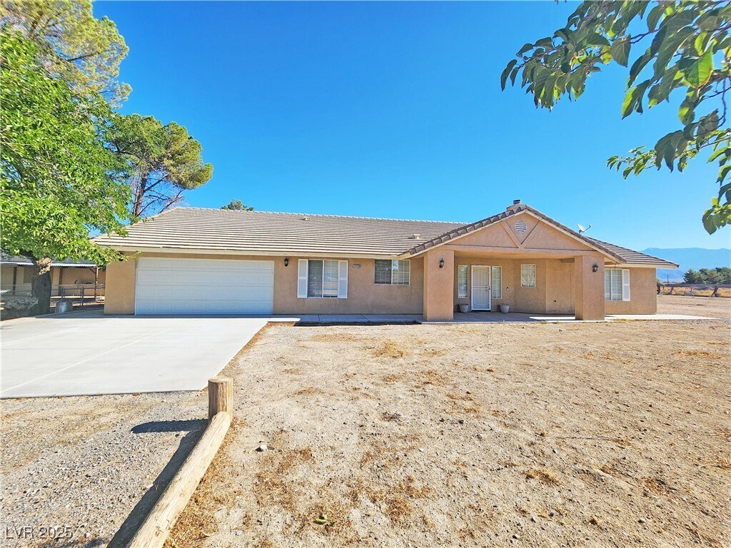 Primary Photo - 3120 E Easy St