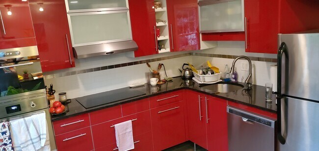 Foto del edificio - 1632 Bluebird Dr
