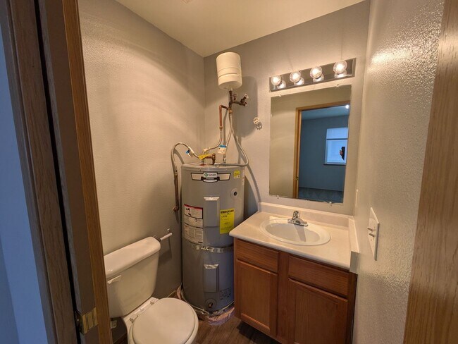 Building Photo - Your Home is Waiting!