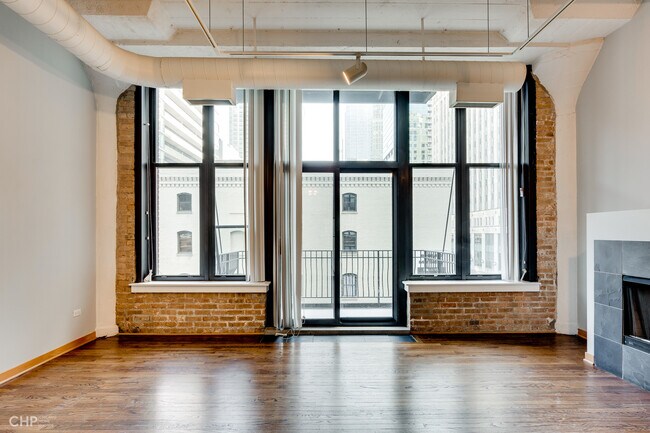 Building Photo - 333 W Hubbard St