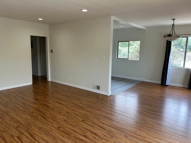 Sala de estar/comedor - 1761-1765 Selby Ave