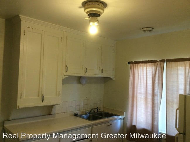 Building Photo - 2972 N 66th St