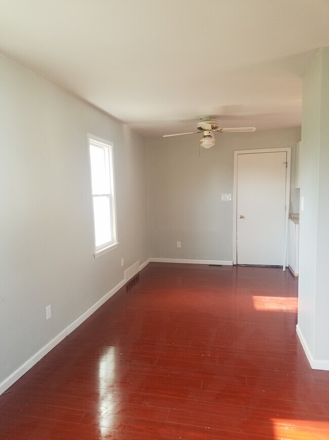 1909 Saunders Settlement Rd, Niagara Falls, NY 14304 Townhome Rentals