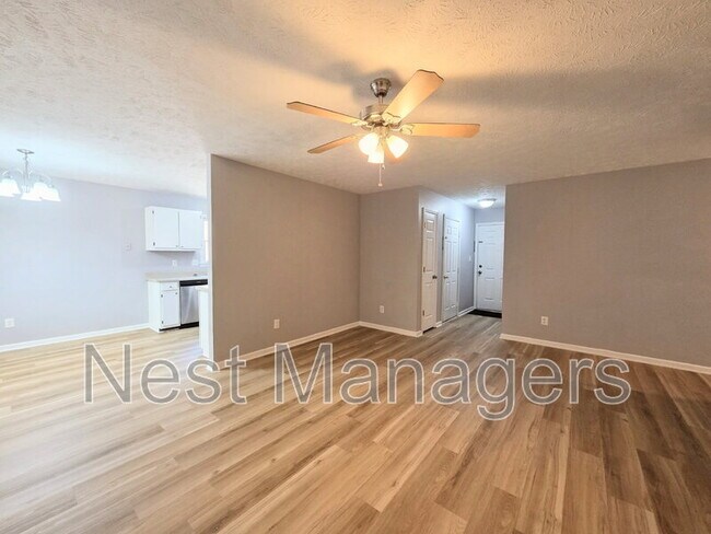 Building Photo - 6548 Applewhite Rd