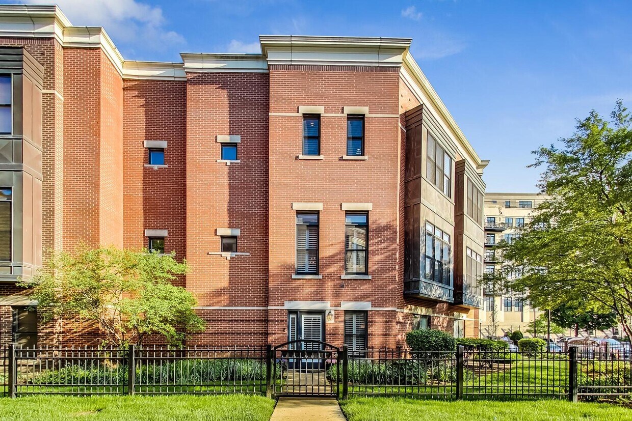Foto principal - 845 W College Pkwy
