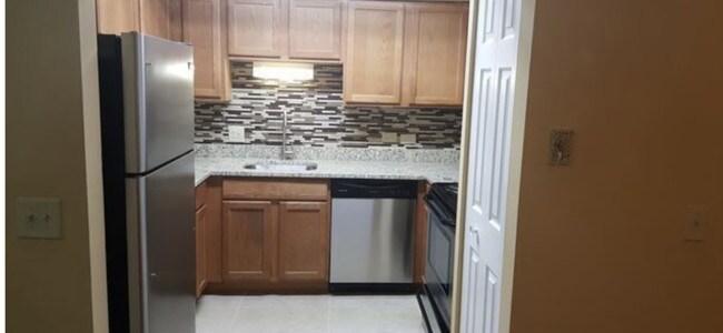 Building Photo - 2364 Discovery Dr