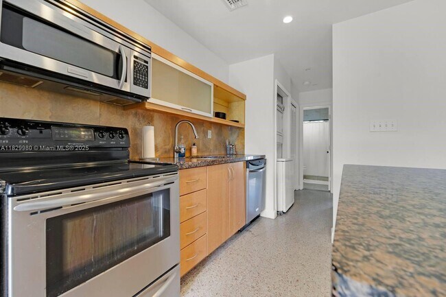 Foto del edificio - 2125 NE 14th Ave