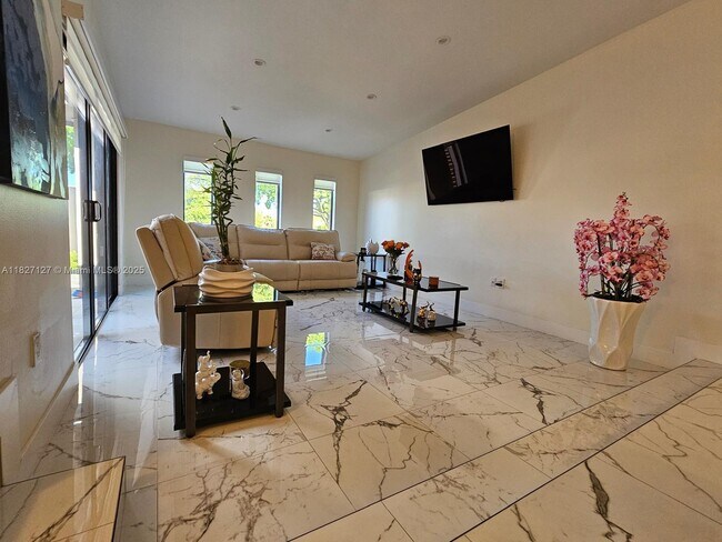 Foto del edificio - 7436 SW 106th Pl