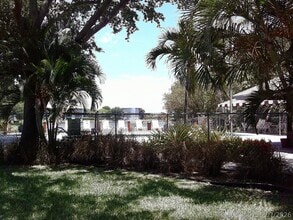 Building Photo - 9420 Poinciana Pl
