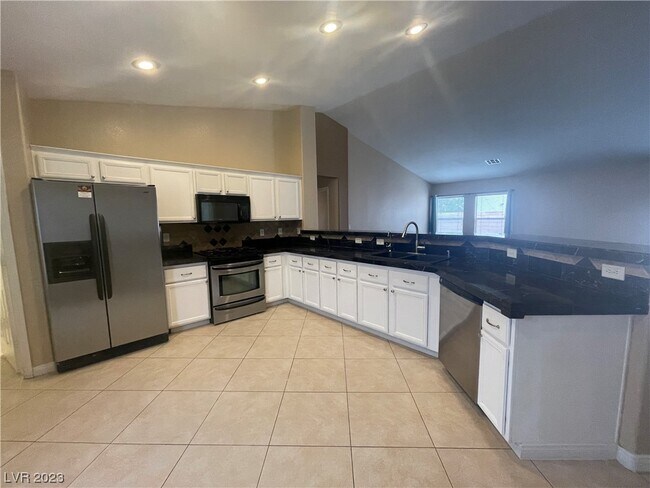 Foto del edificio - 2720 Watkins Glen Ave