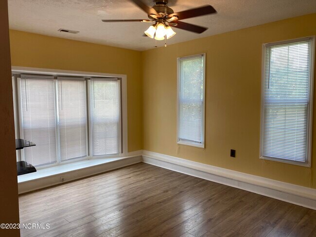 Foto del edificio - 112 Meadow Trail