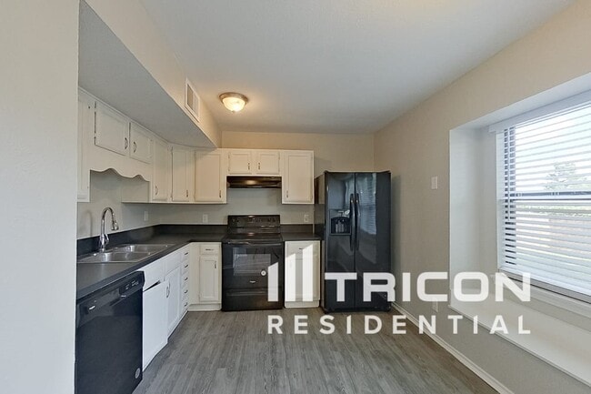 Building Photo - 7940 Bermejo Rd