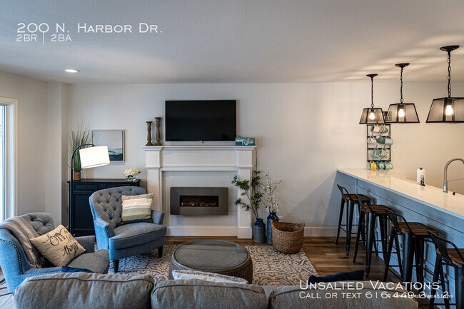 Building Photo - 200 N Harbor Dr