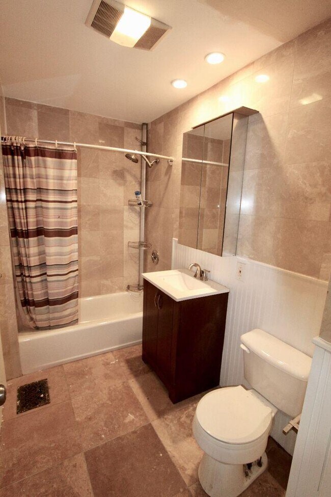 Building Photo - 3 bedroom in Boston MA 02125