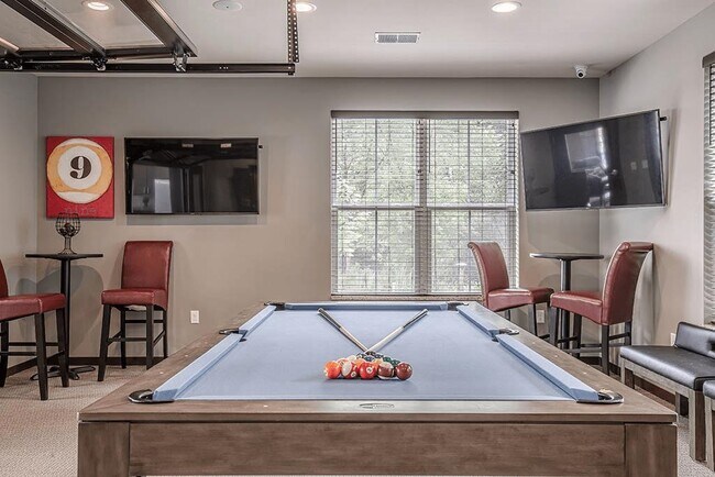 Foto del edificio - 4702 Creekwood Ln