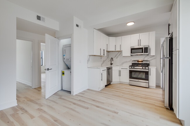 Building Photo - 1906 N Whipple St