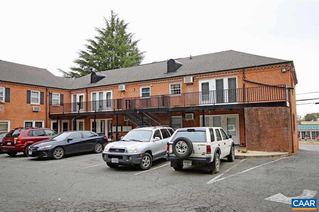 Primary Photo - 2114 Ivy Rd