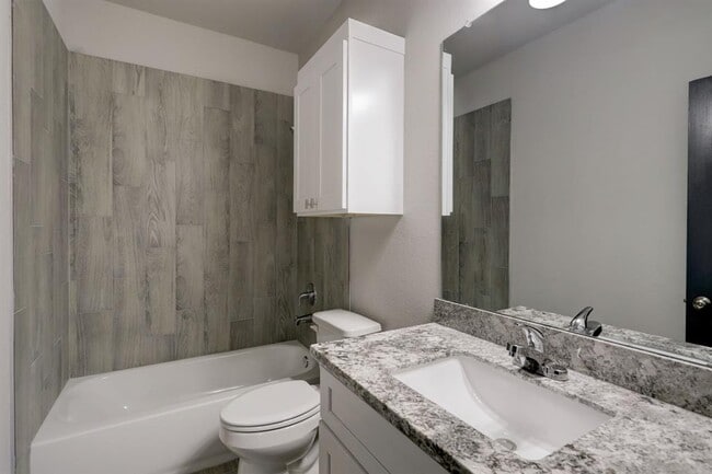 Building Photo - 5626 Kittridge St