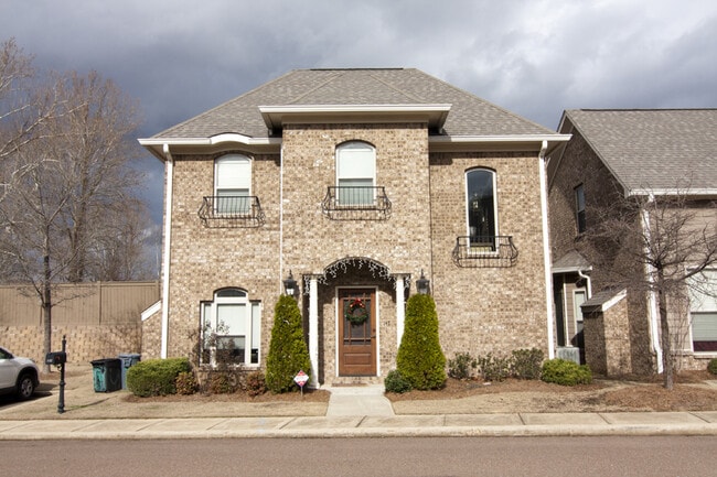 Building Photo - Falls Grove