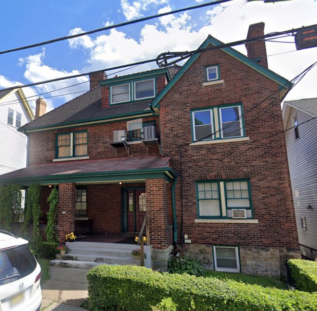 Building Photo - 119 West Sycamore Street