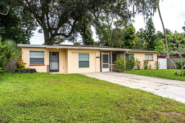 Building Photo - 1160 Tropical Park Dr