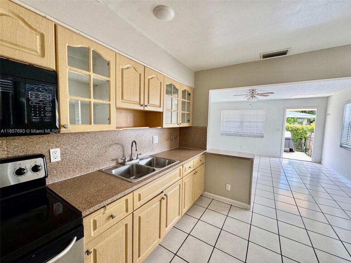 Foto principal - 718 SW 7th St