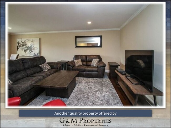 Building Photo - Rarely Available 2BD / 2BA Unit on East Ave!!