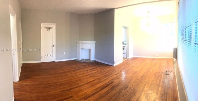 Building Photo - 2458 Flamingo Dr