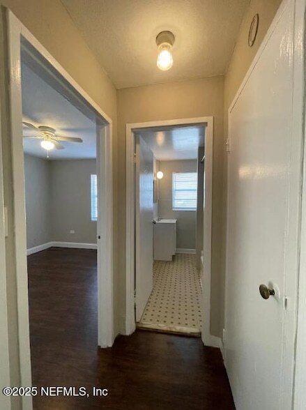 Foto del edificio - 810 2nd St N