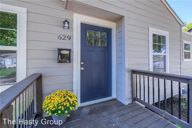 Building Photo - 3 br, 2 bath House - 629 W 88th Terrace