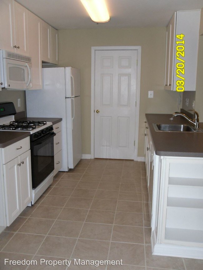 Building Photo - 8099 Lacy Dr