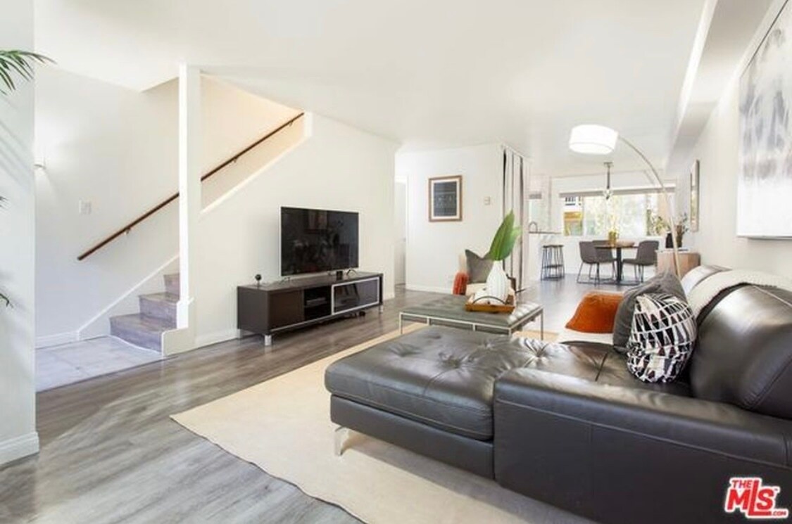 Foto principal - 8025 Redlands St