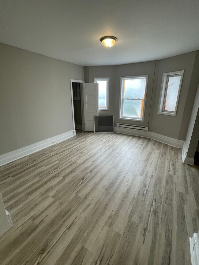 Foto del edificio - 611 E 6th St