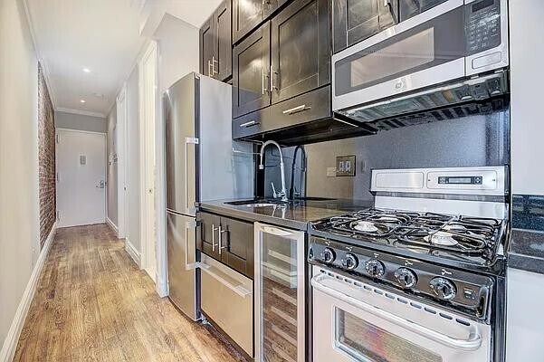 Foto del edificio - 410 E 13th St